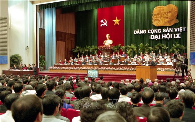 Đại hội đại biểu toàn quốc lần thứ IX của Đảng tại Hà Nội từ ngày 19-22/4/2001.
